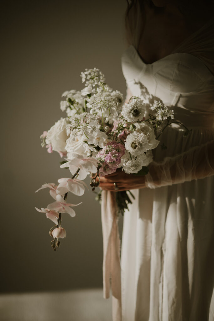 A simple bridal bouquet