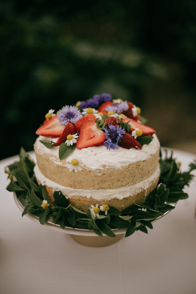 non traditional wedding cake