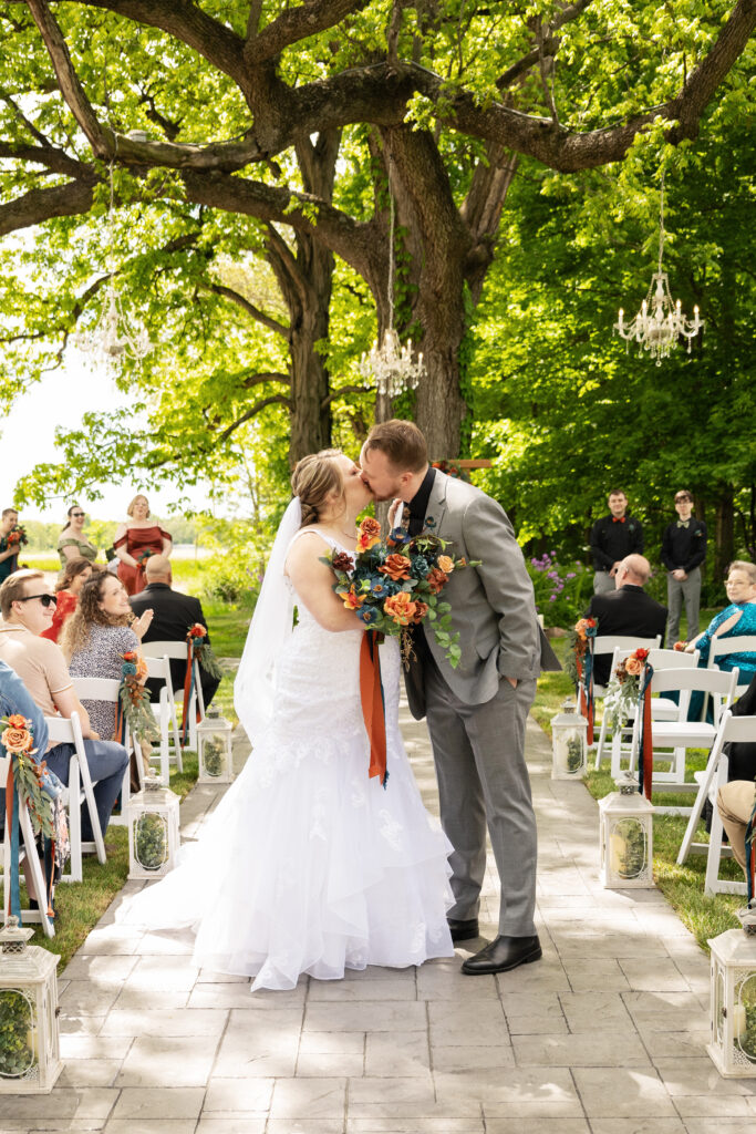 Outdoor wedding colors. 