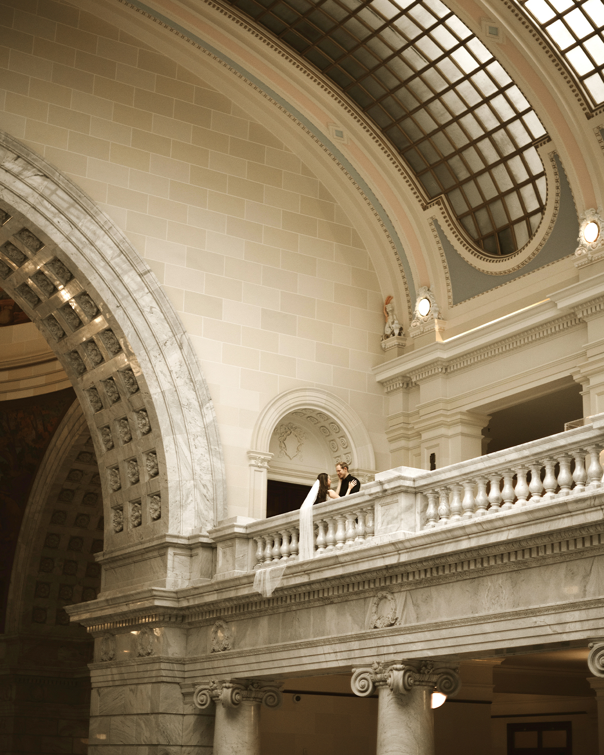 Bride and Groom getting married at the Utah State Capitol Building in Salt Lake City.