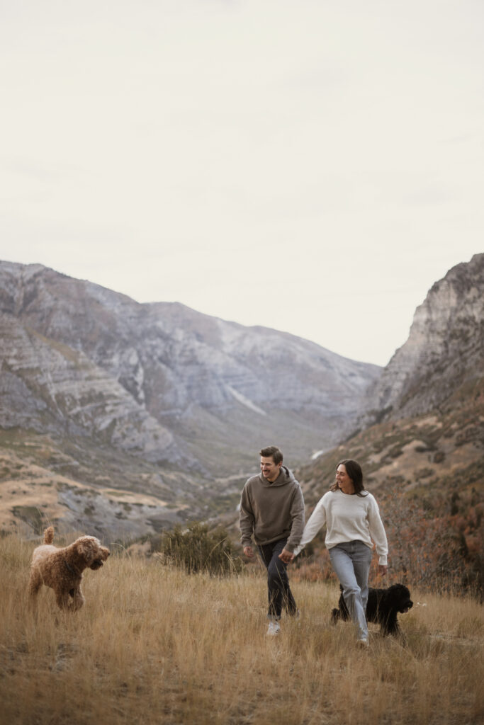 Couples photos in the mountains