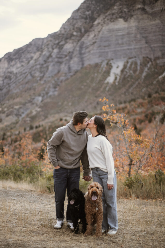 Couples photos in the mountains