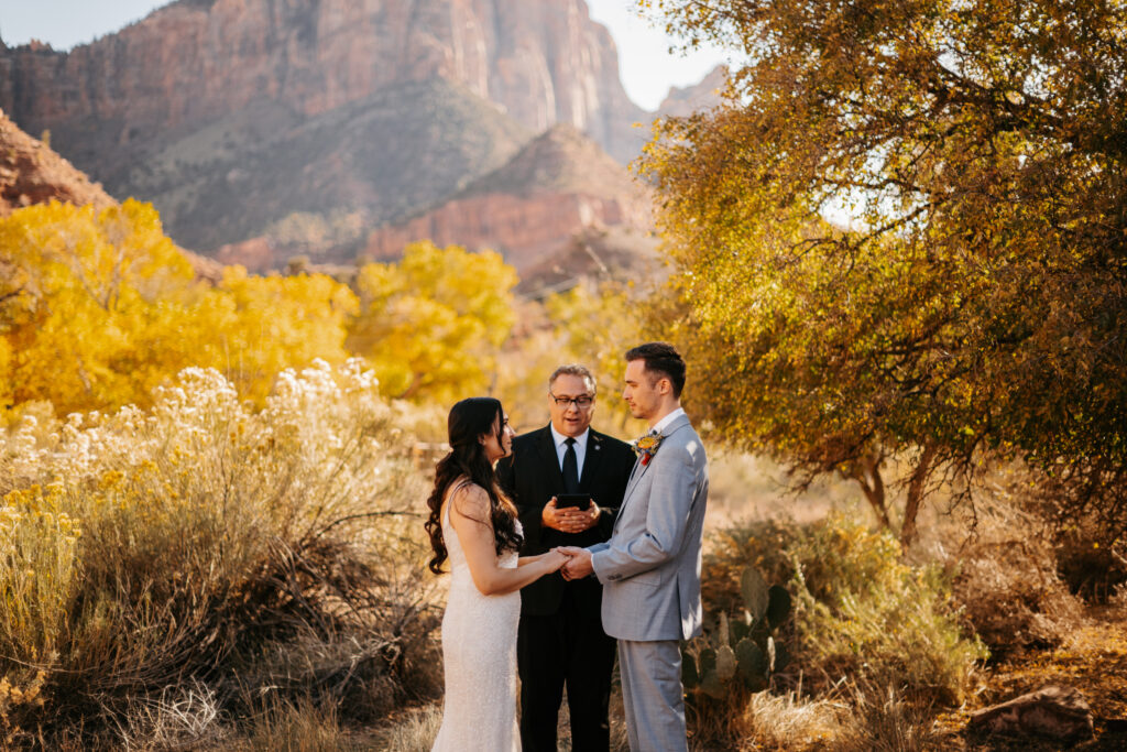 Bride and Groom eloping in Southern Utah