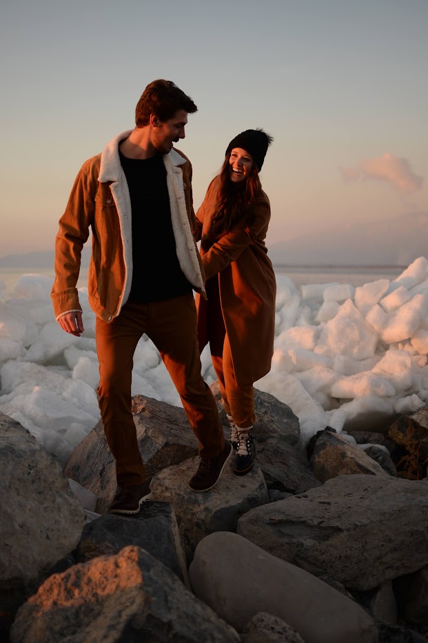 Winter Engagement Photo Ideas