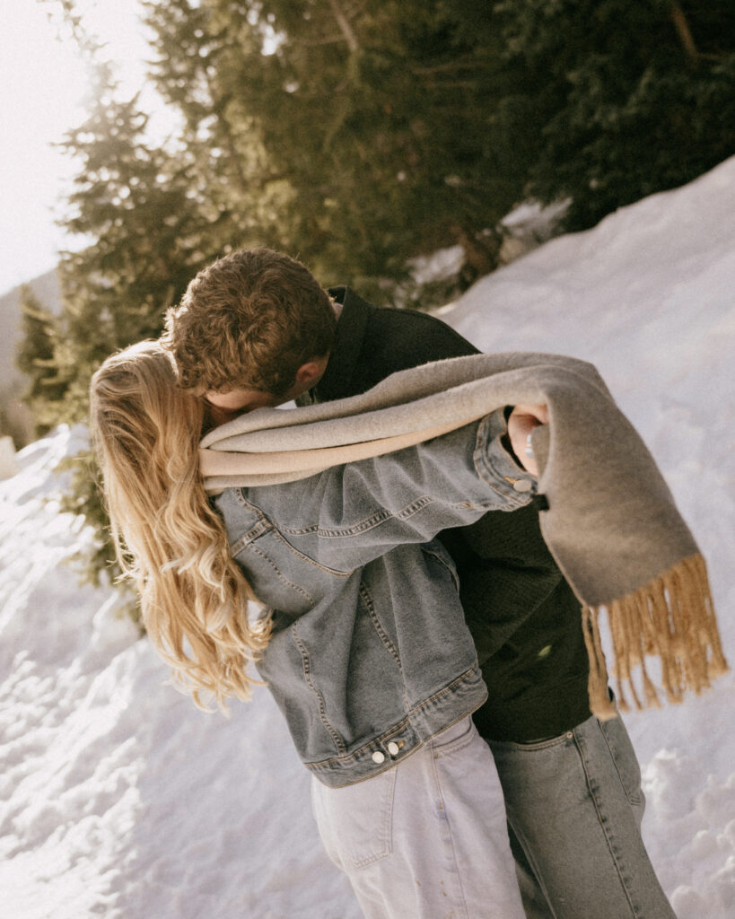 Winter Engagement Photo Ideas