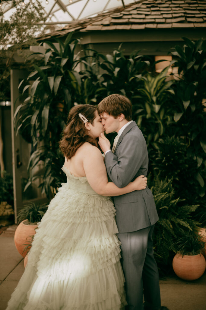 How to get married at Cactus and Tropicals