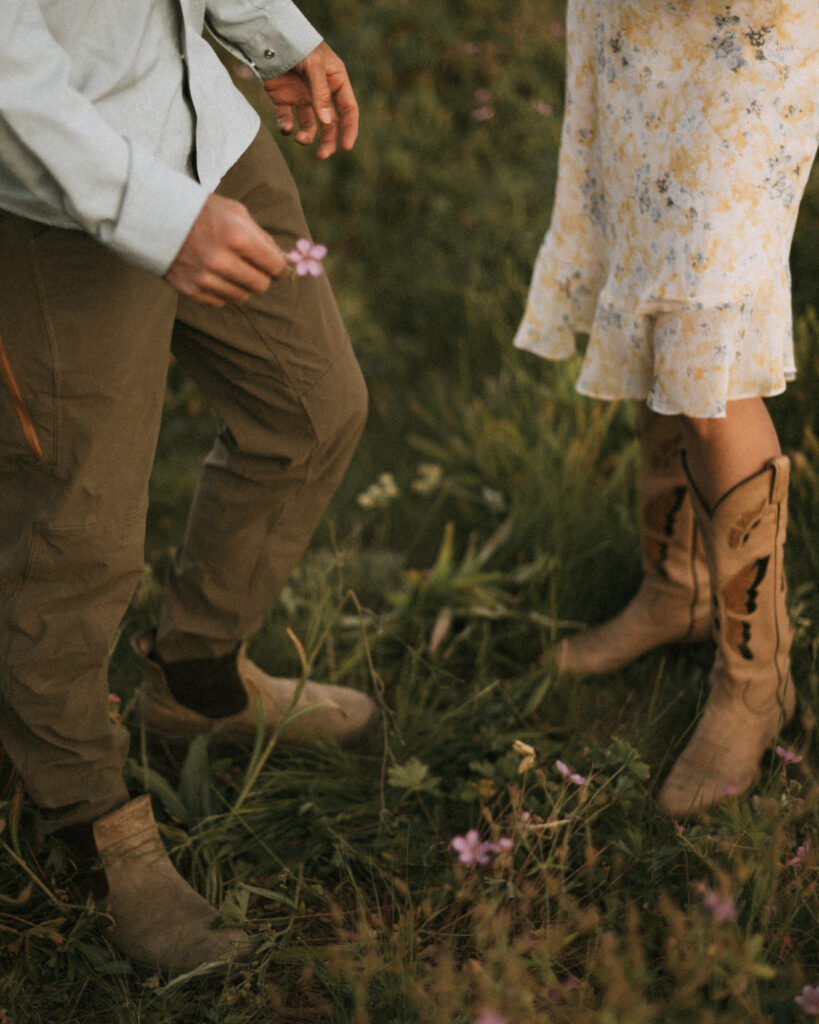 Spring Engagement Photo Ideas