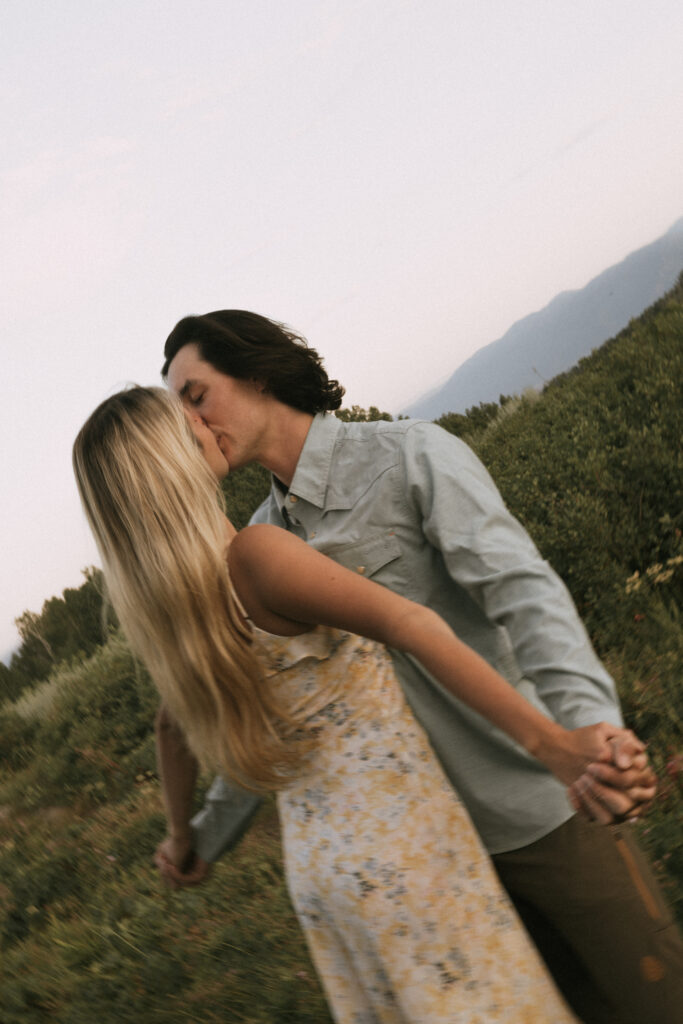 Spring Engagement Photo Ideas