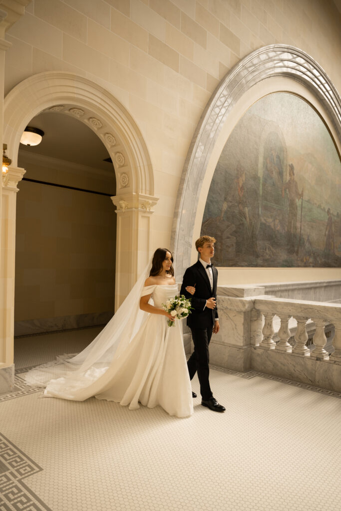 Bride and Groom Eloping in Salt Lake City Utah at the Utah State Capitol Building