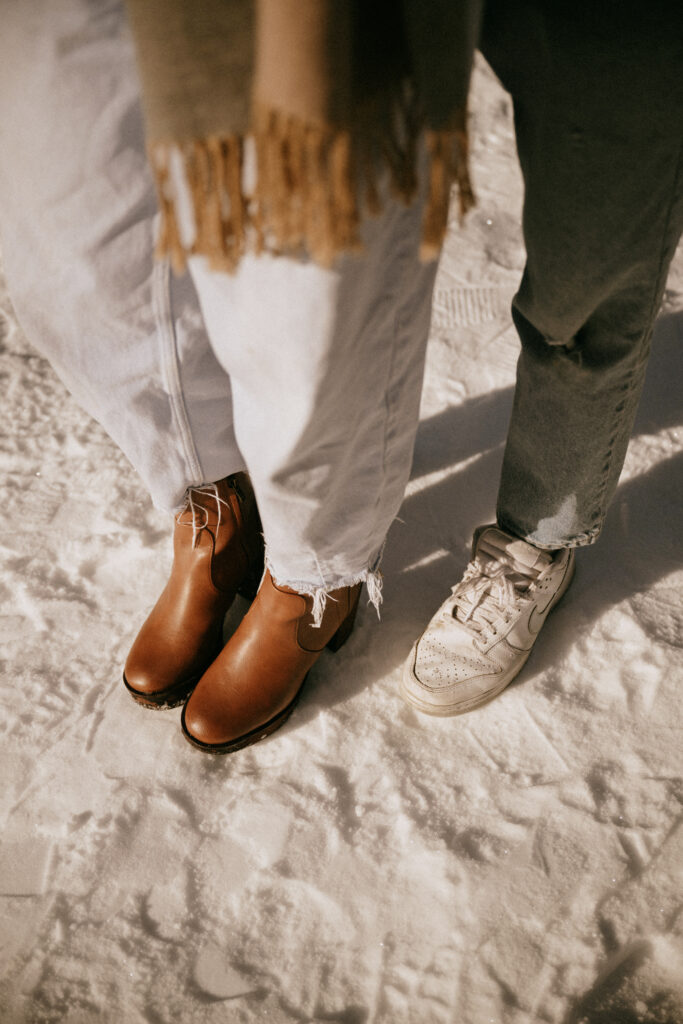 Outdoor Winter Engagement Photo Inspiration what to wear
