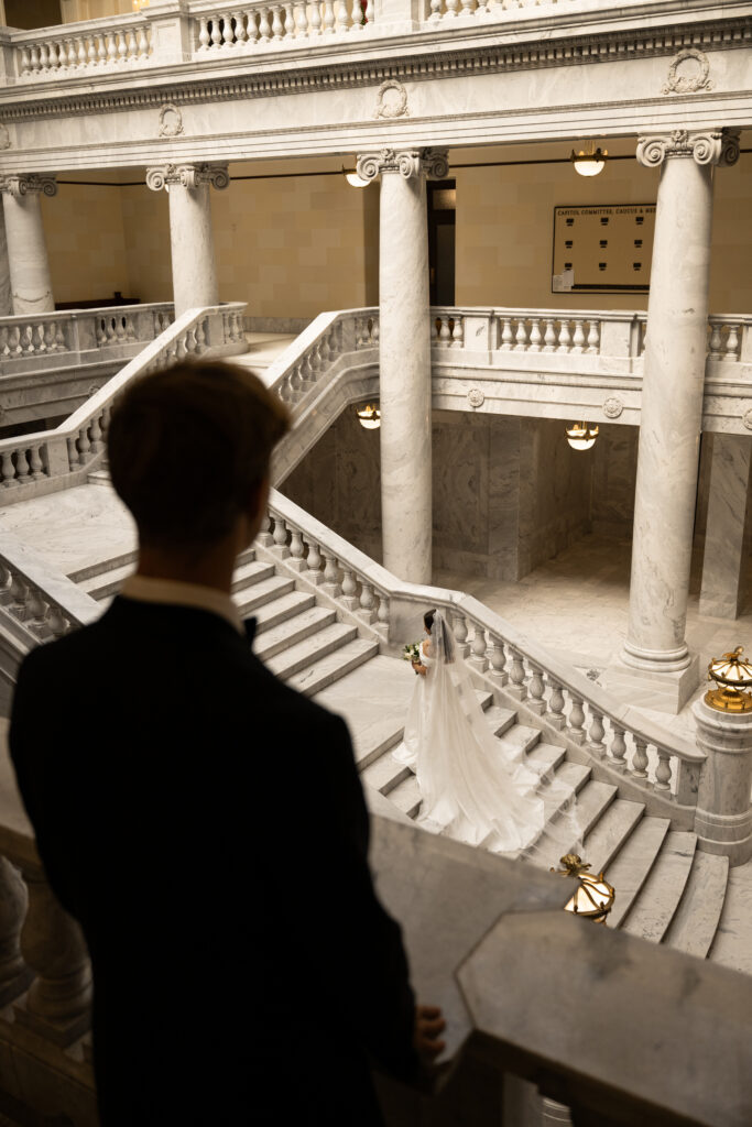 Bride and Groom eloping at the Utah State Capitol Building in Salt Lake City