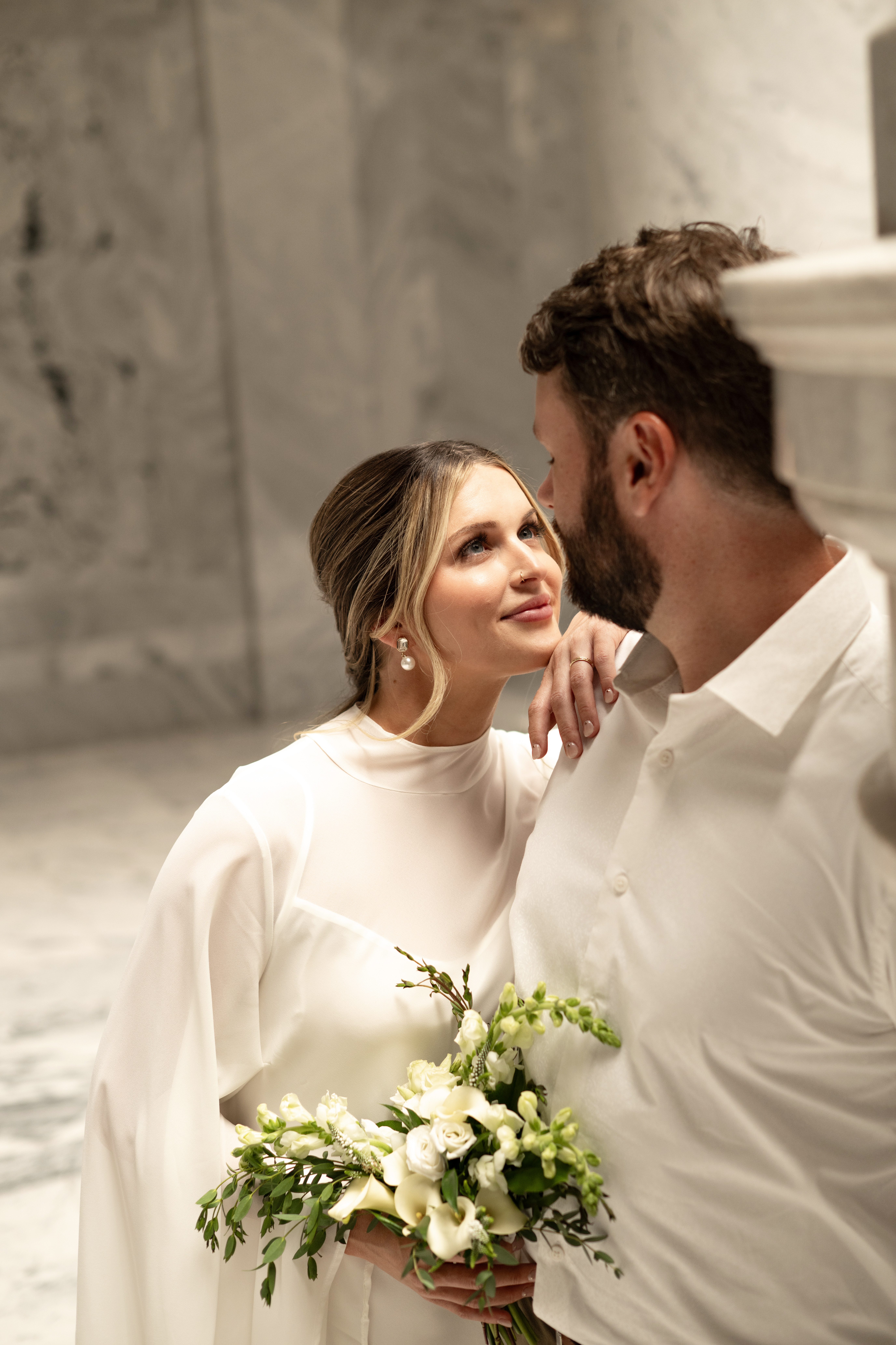 Bride and Groom eloping at the Utah State Capitol Building in Salt Lake City