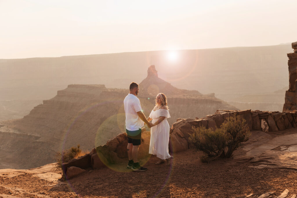 Couples photos on a cliffside