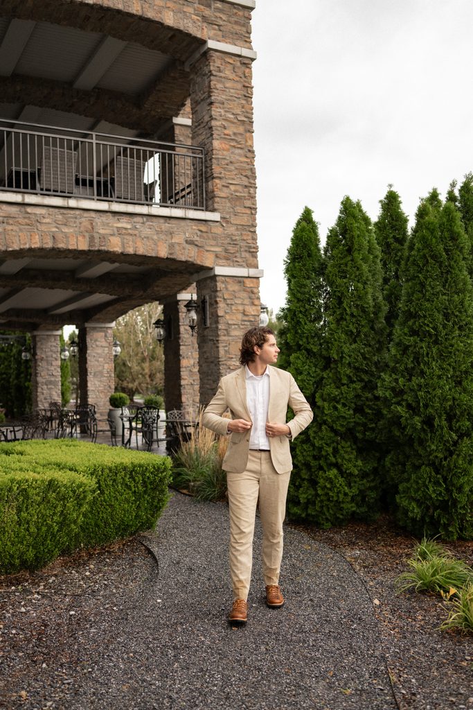 Planning a wedding timeline for Sleepy Ridge wedding venue in Orem Utah | Utah wedding photographer Digital and Film